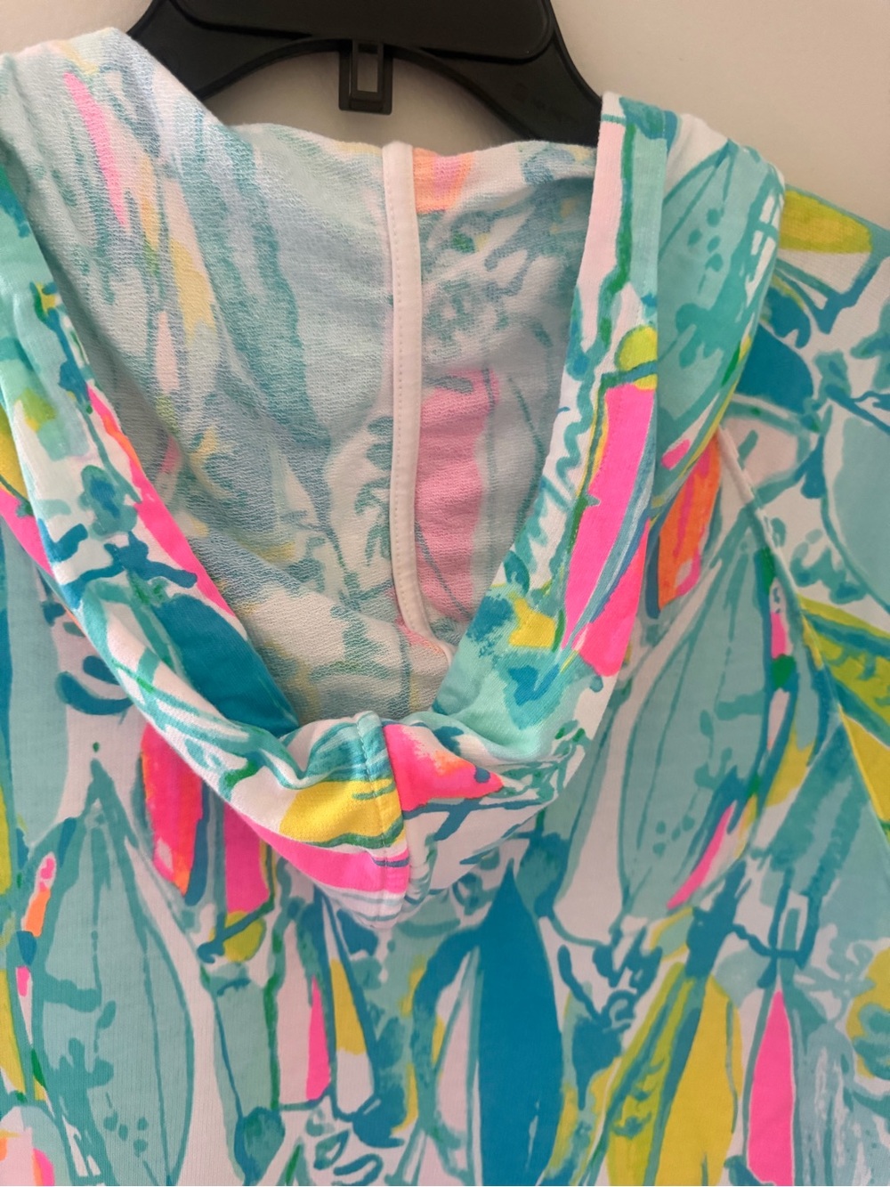 Lilly Pulitzer Vibrant Zip Up Hooded Jacket tropical print w/ neon pink tassel S - Picture 12 of 13